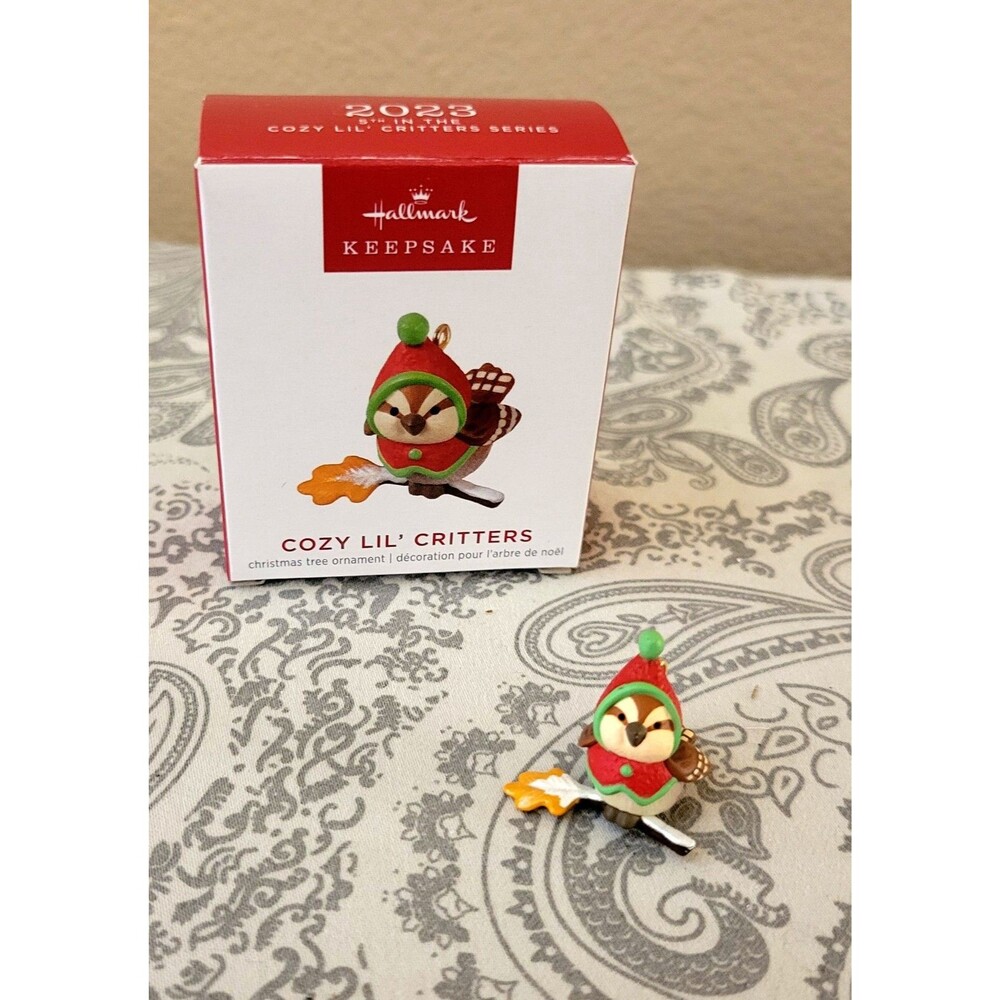 Hallmark Ornament Miniature Cozy Lil' Critters 5th - 2023 Sparrow In Hat *NIB